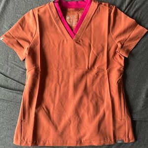 Figs Oran Slim Scrub top